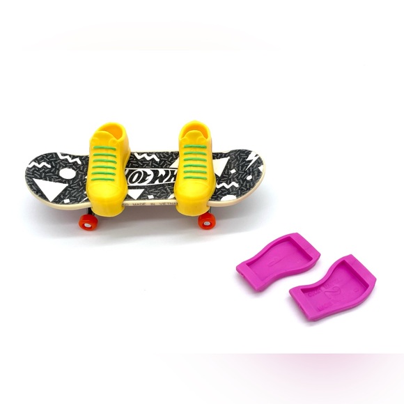 EUC Mattel Hot Wheels Skate 90’s Rewind & Grind Pack / Retro Multipack - Picture 6 of 12